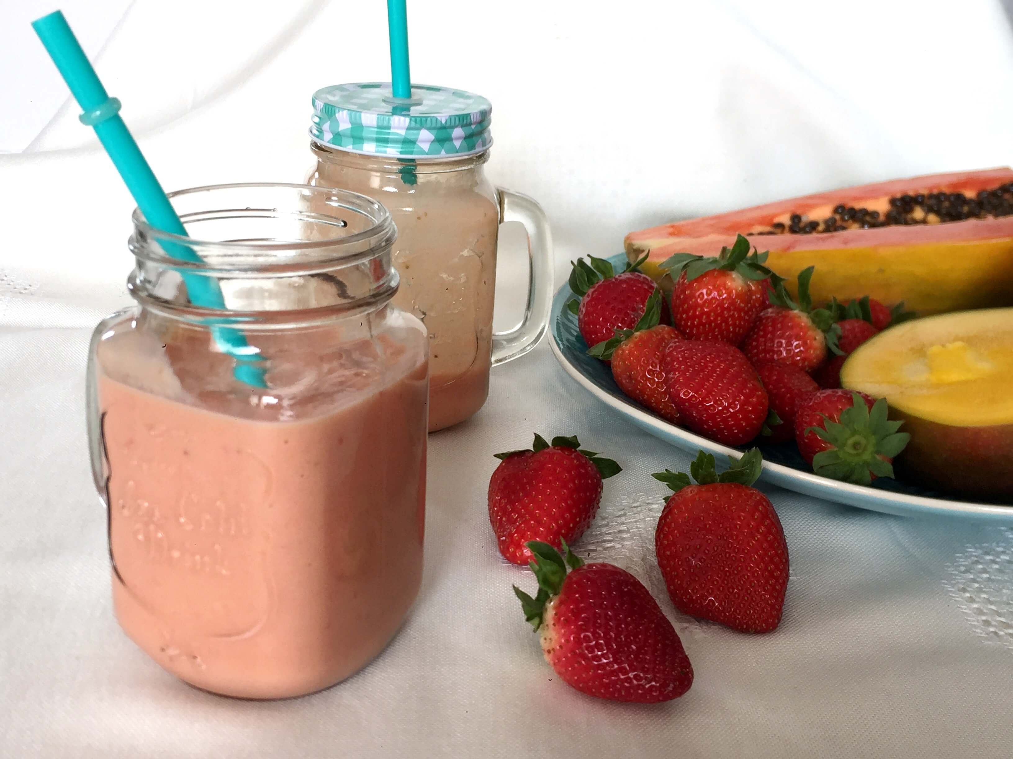 Batido de papaya, mango y fresas