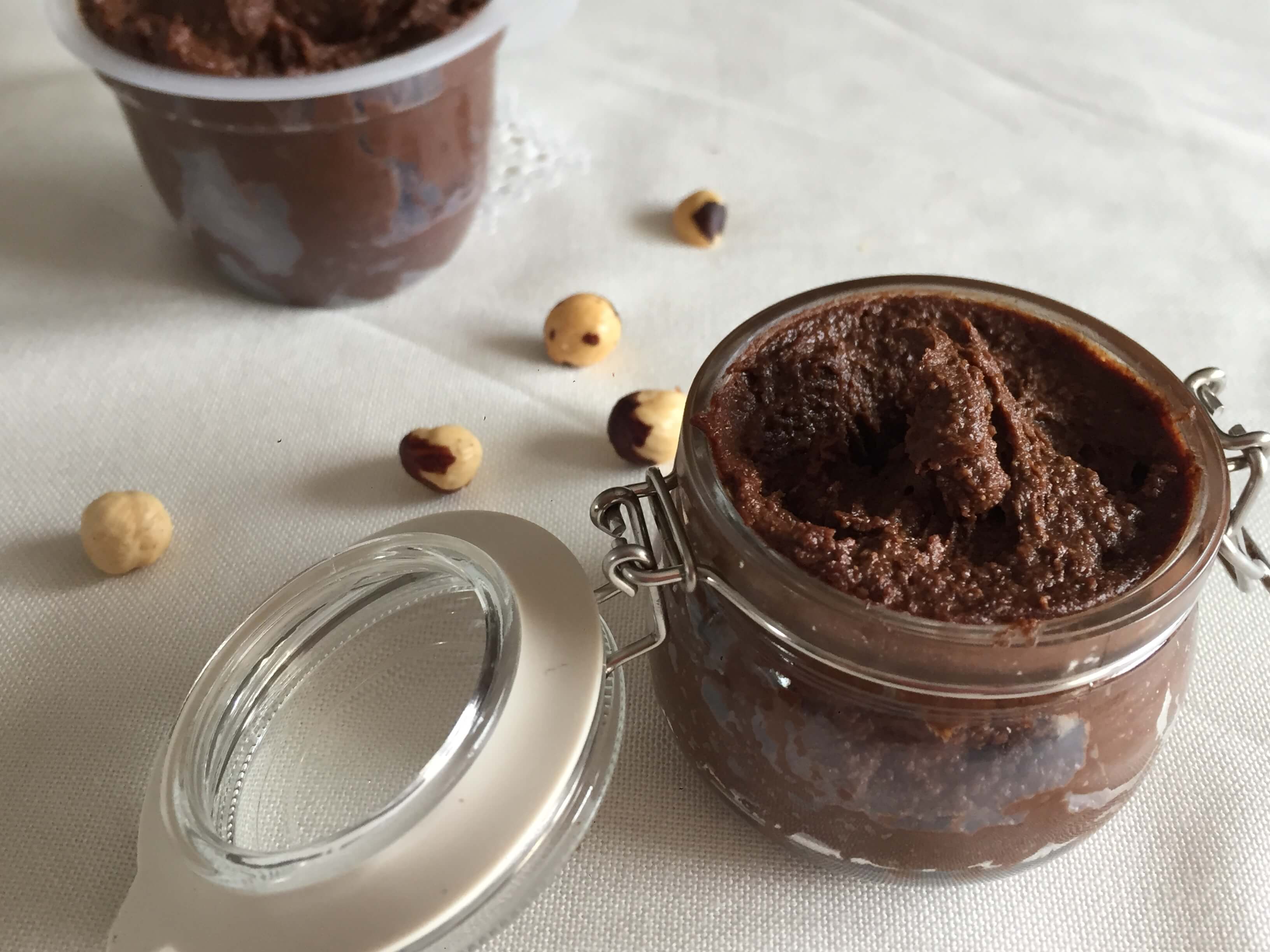 Crema de avellanas y algarroba