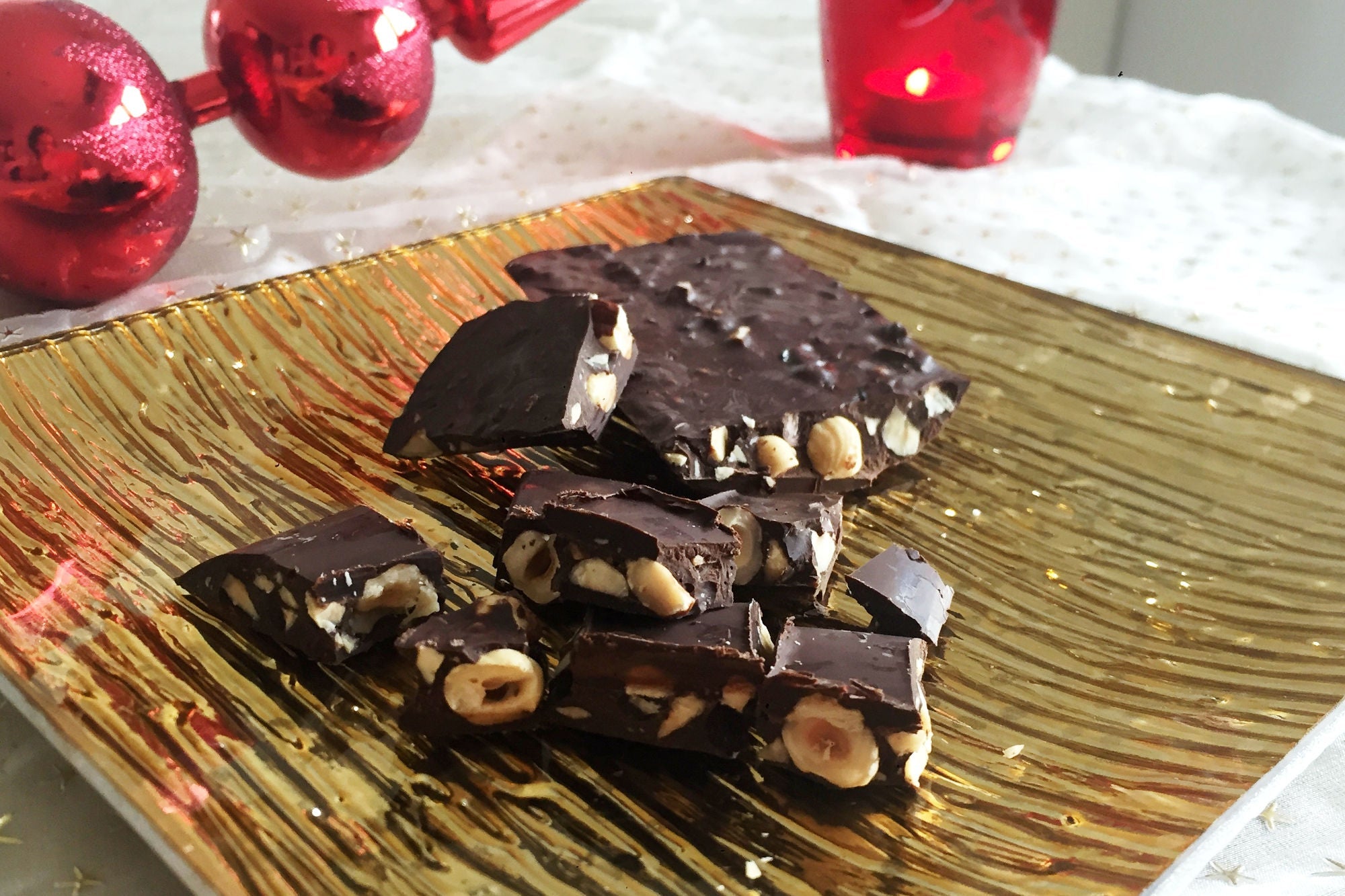 Turrón de chocolate y avellanas especiado