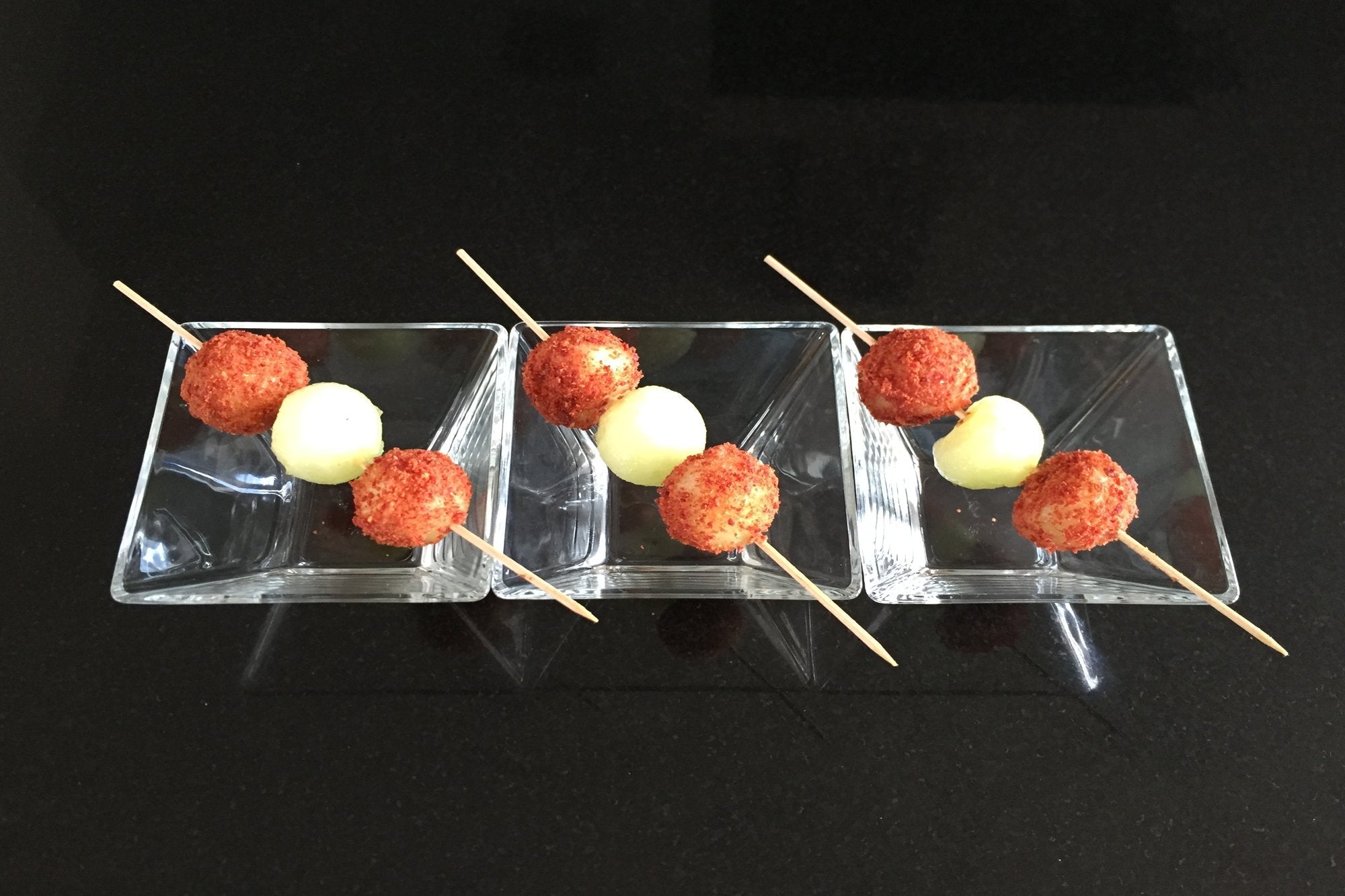 Brochetas de melón con jamón