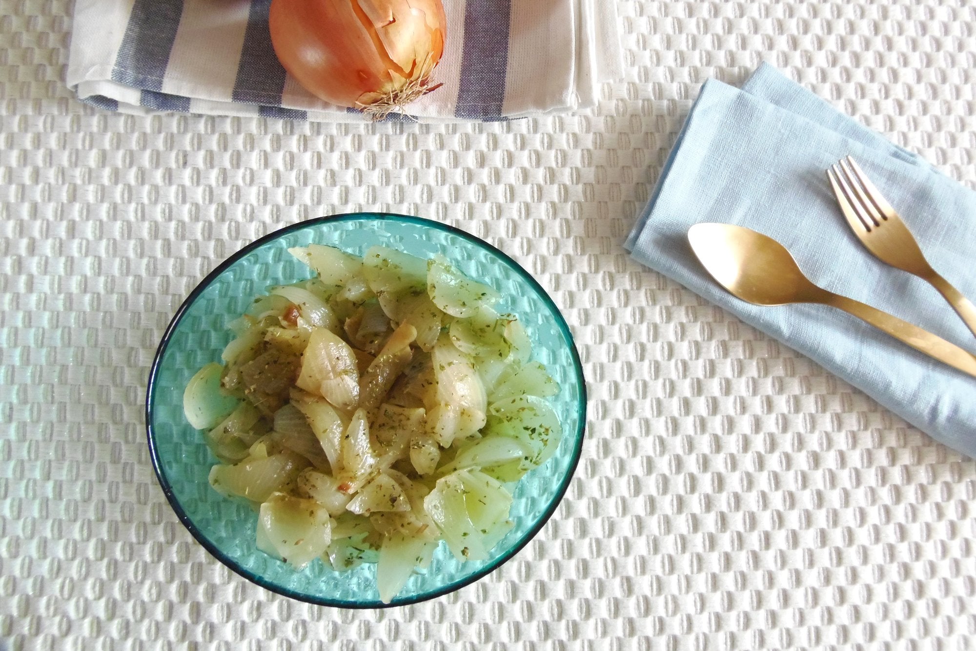 Cebolla asada con orégano