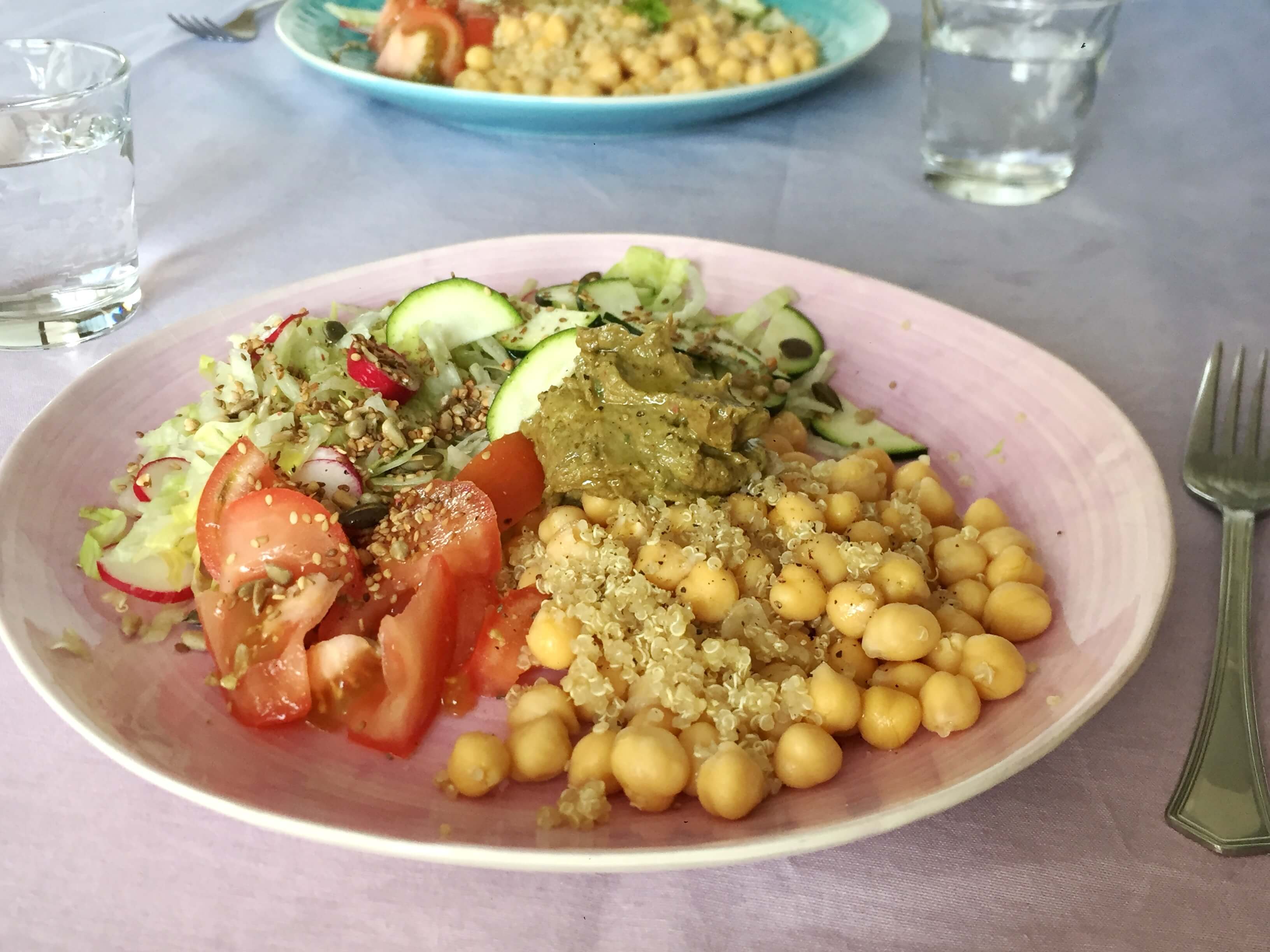 Ensalada de garbanzos y quinoa
