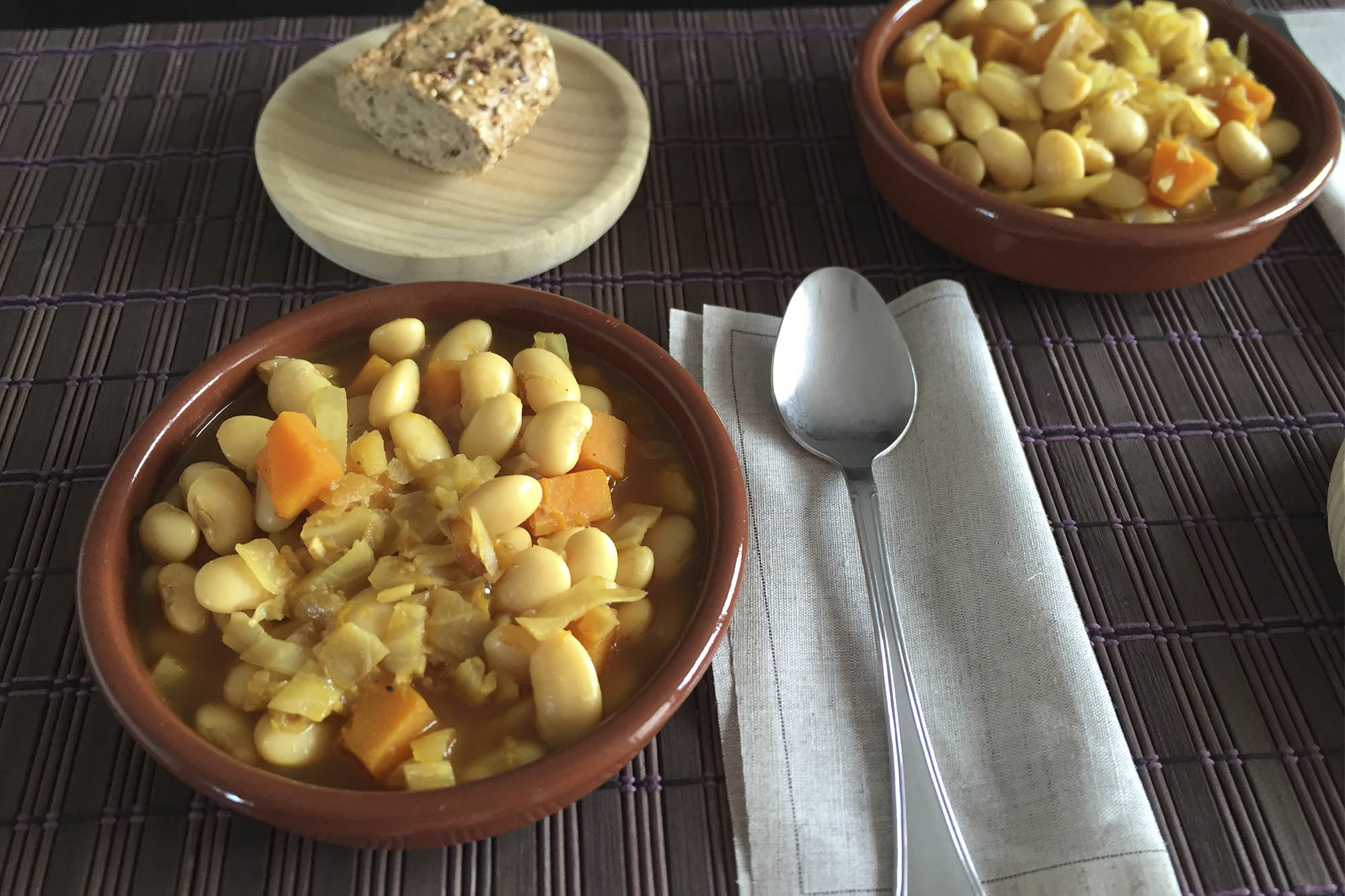 Guiso de judiones con repollo