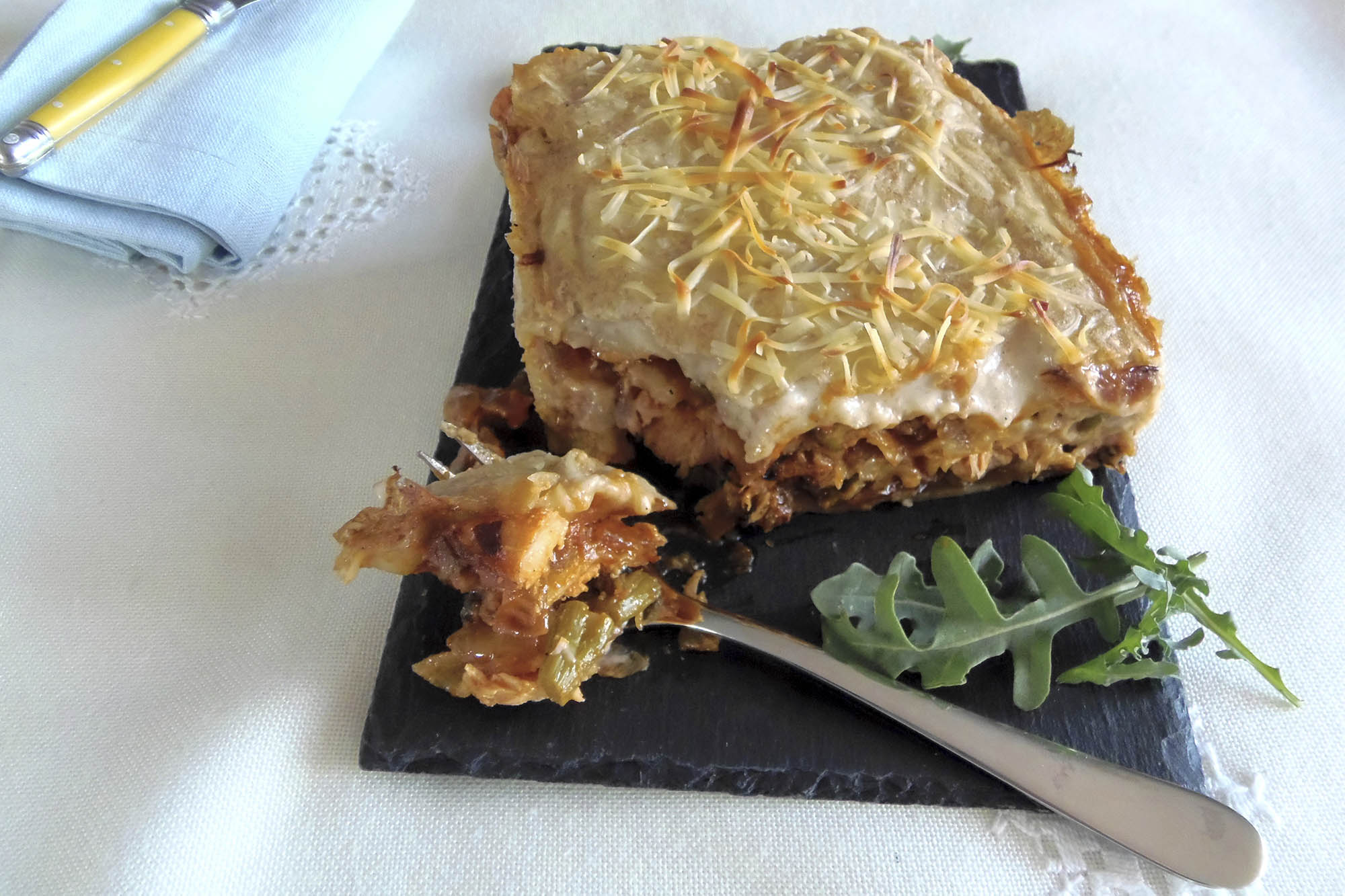 Lasaña de salmón y espárragos