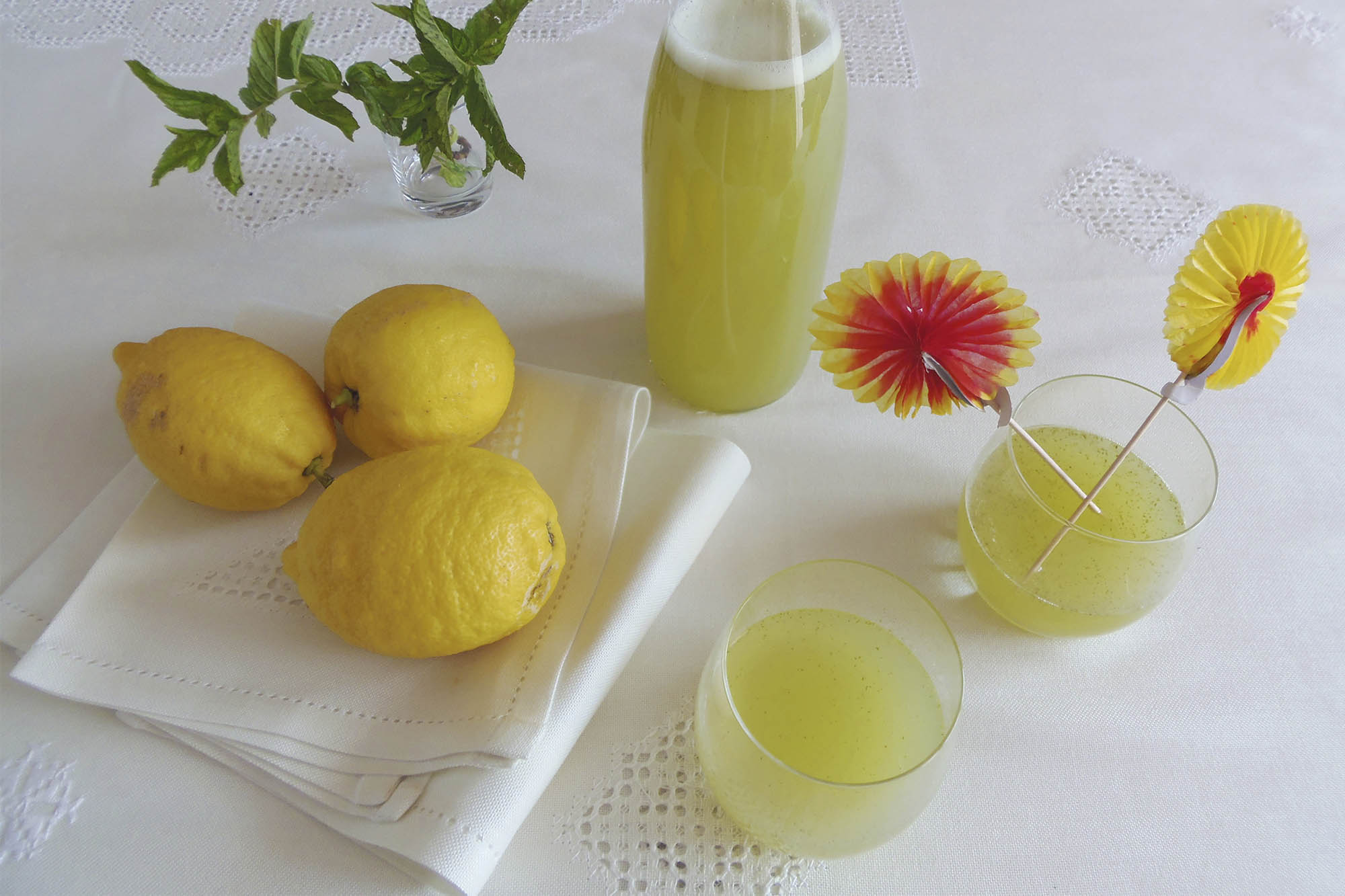 Limonada de hierbabuena y jengibre