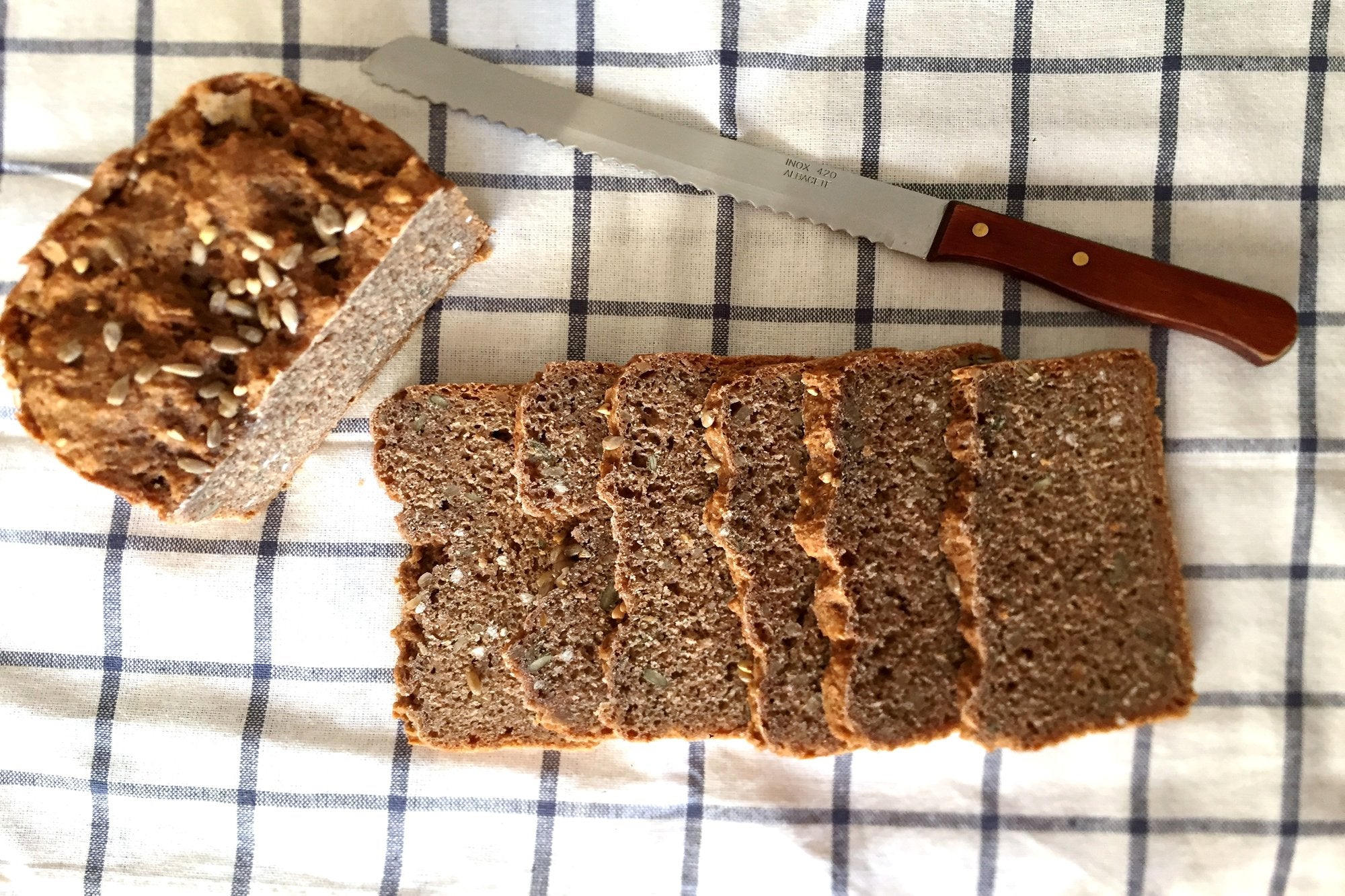 Pan de espelta y centeno en panificadora