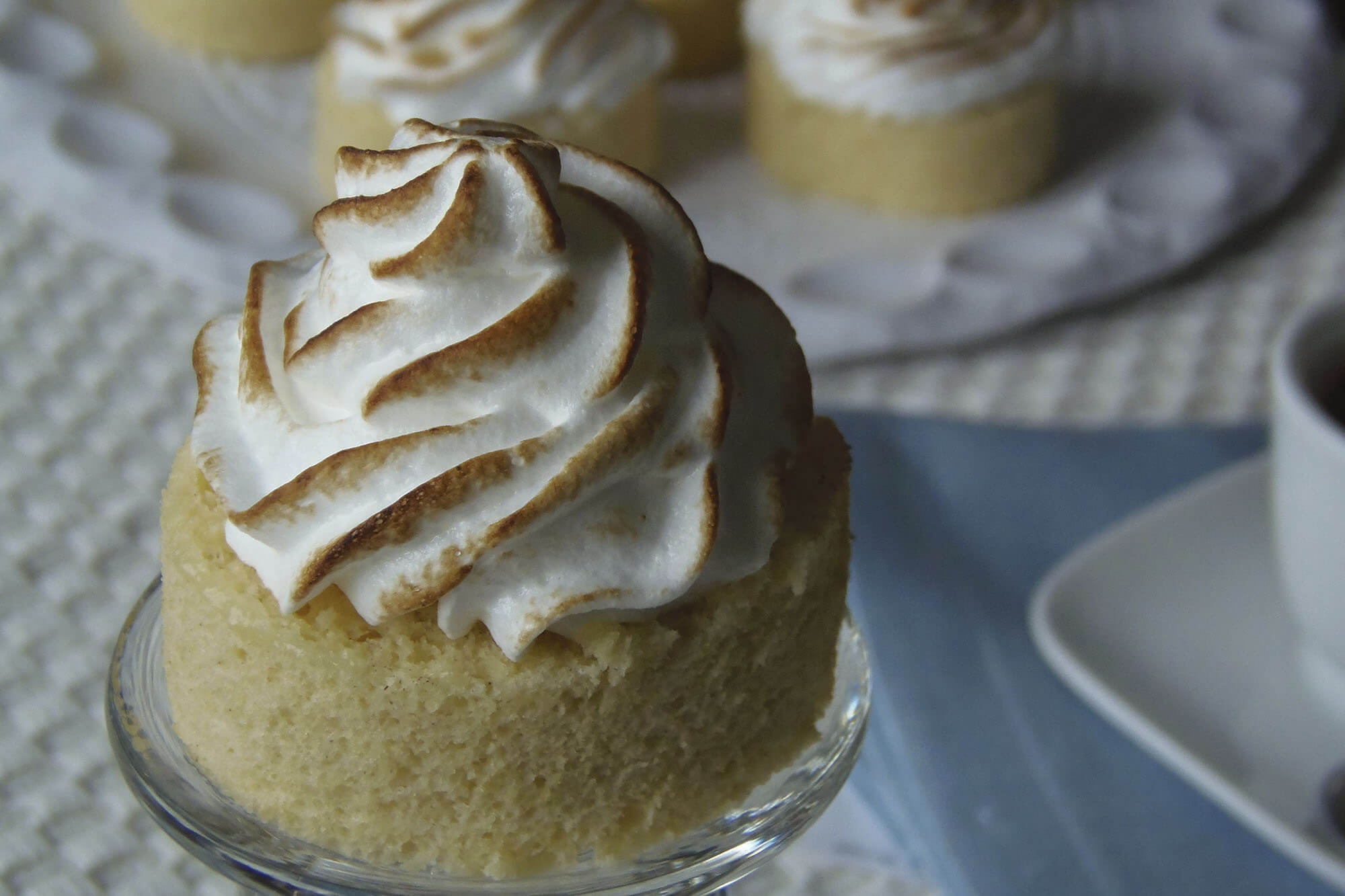 Bizcochos de Limón y Merengue: Elegancia Cítrica Sin Azúcar