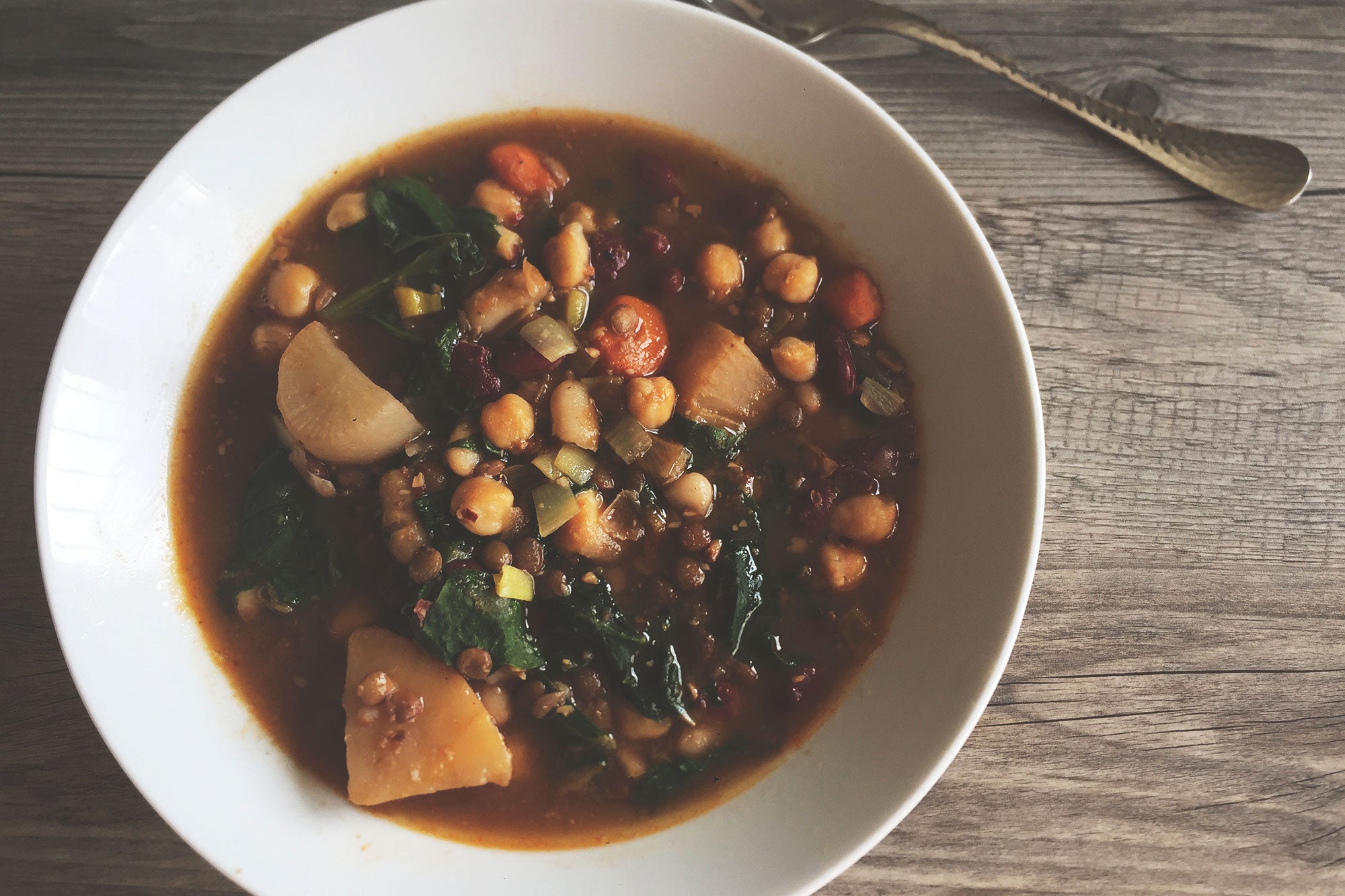 Potaje de legumbres con verduras