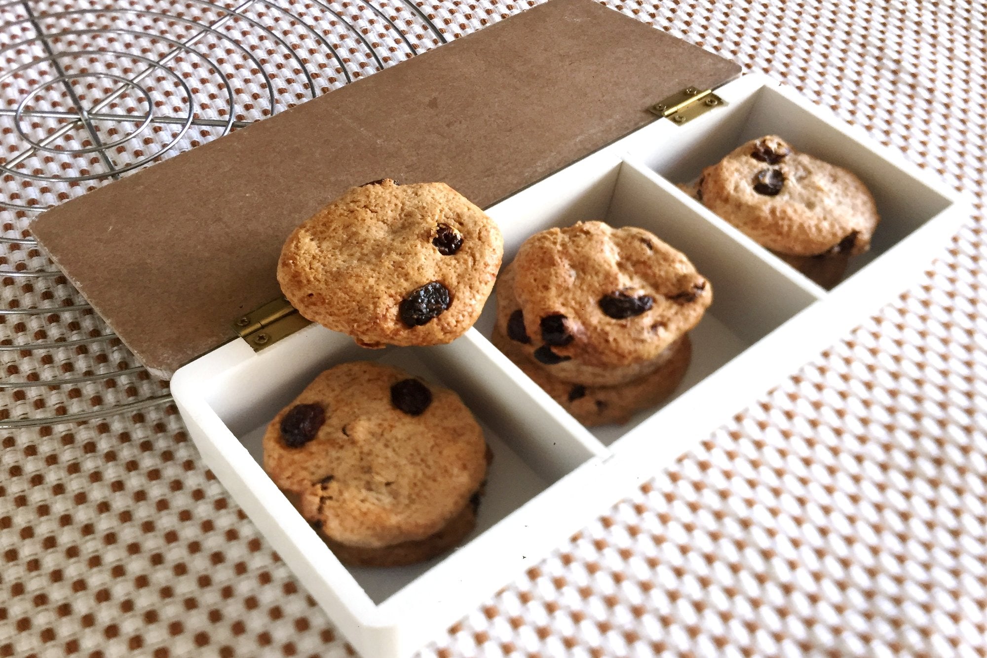 Galletas de crema de cacahuete, espelta y pasas