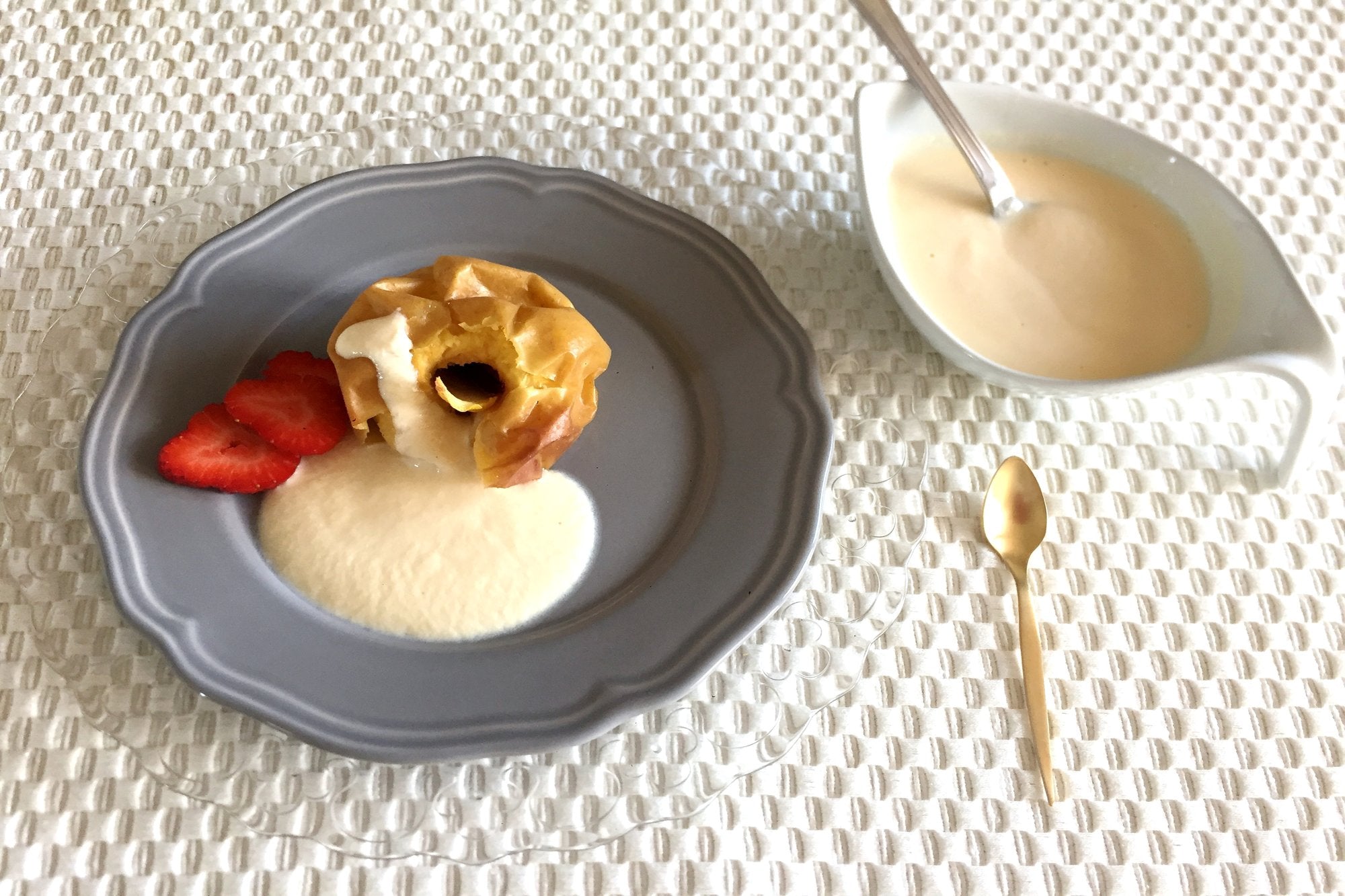 Manzana asada con crema inglesa sin azúcar y sin lactosa