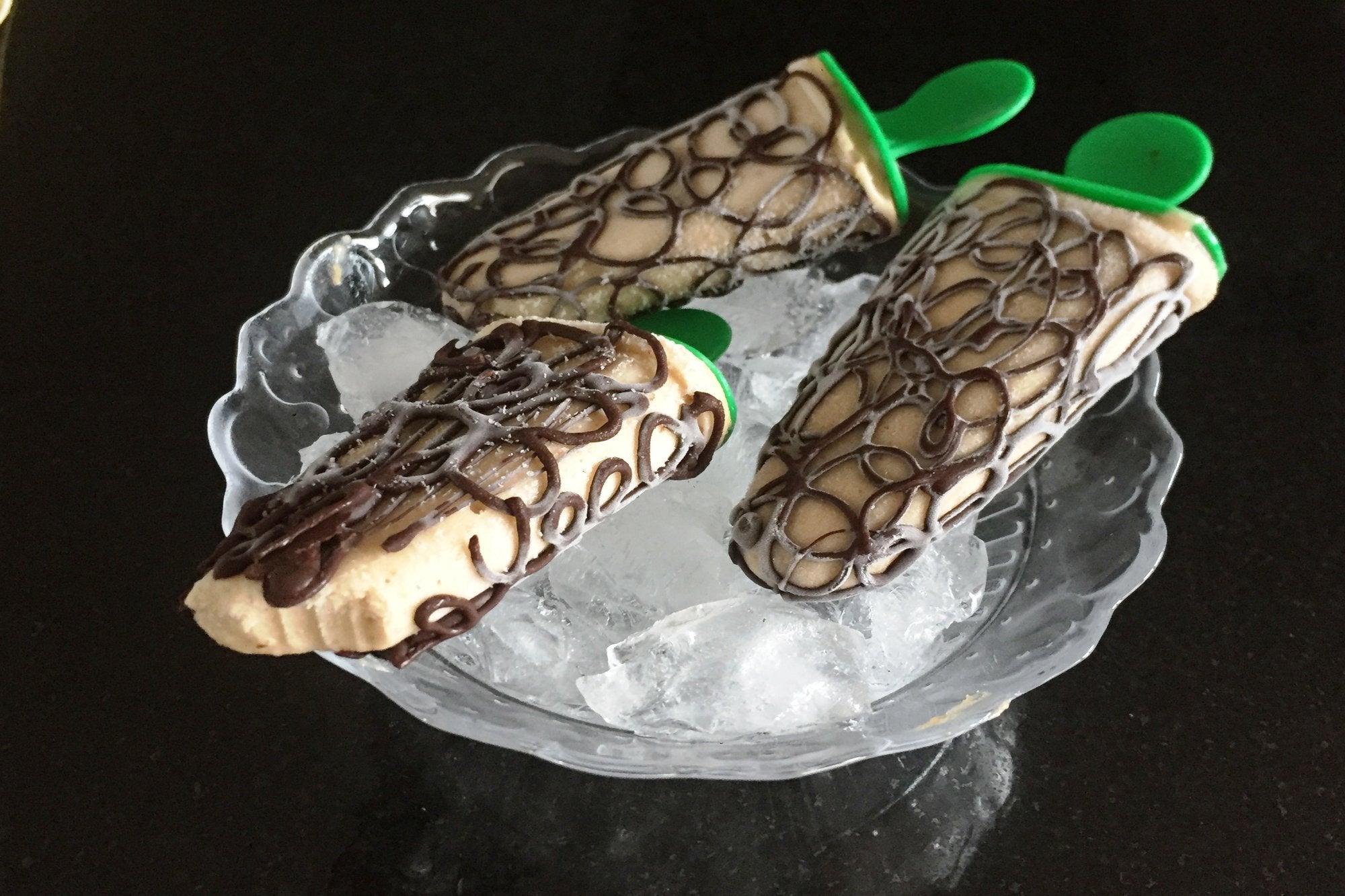 Polos de plátano y chocolate