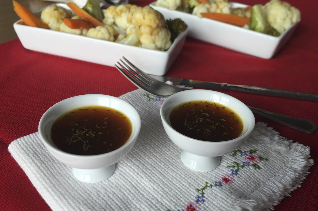 Salsa aromática de aceite de oliva con hierbas