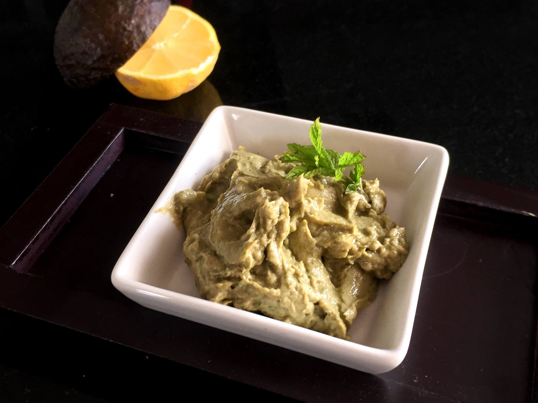 Salsa de aguacate y hierbabuena