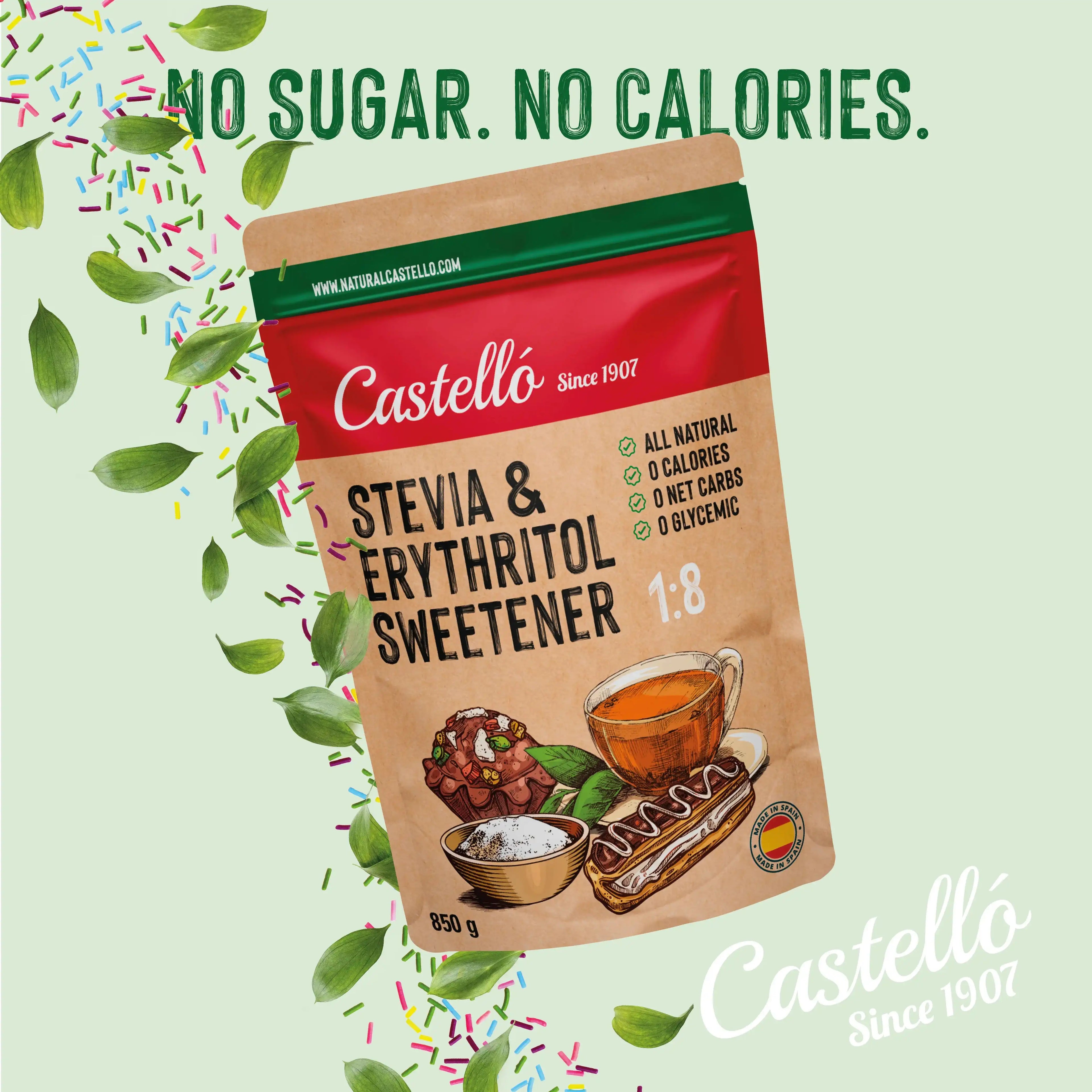 Bolsa de 850g de edulcorante Stevia 1:8 marca Castelló rodeada de hojas verdes y virutas de colores flotando.